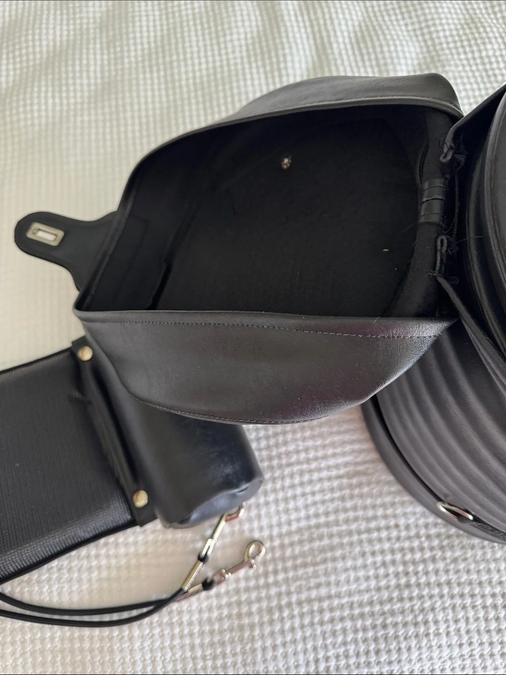 Black Men's Cylindrical Leather Travel Bag